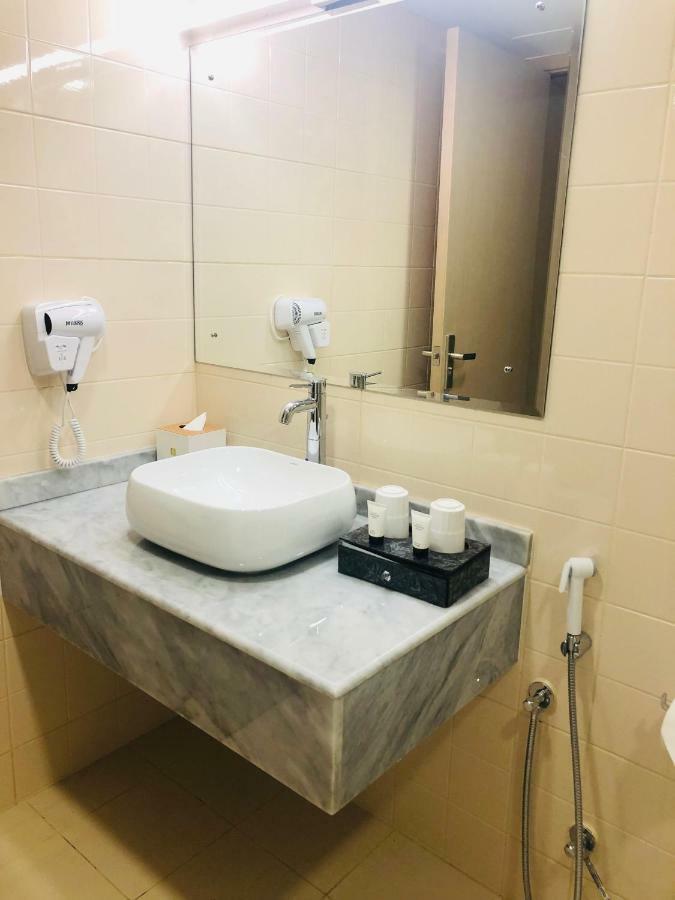 Season Inn Hotel Barka Esterno foto
