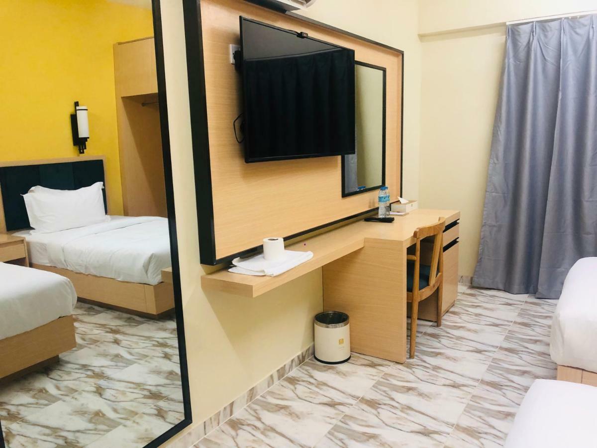 Season Inn Hotel Barka Esterno foto